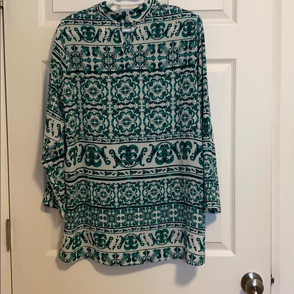 H&M DRESS TOP LIKE NEW! - Picture 3 of 4